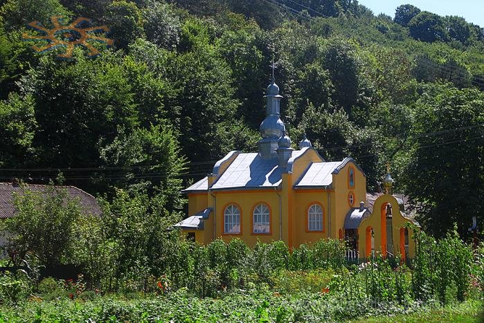 Церква у селі Добромишль. 1 серпня 2015 р.