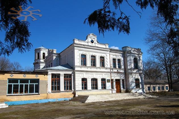 24 березня 2012 р. Про те, що один з корпусів місцевого училища в минулому працював палацом, в Дзеленцях практично ніхто не знає.