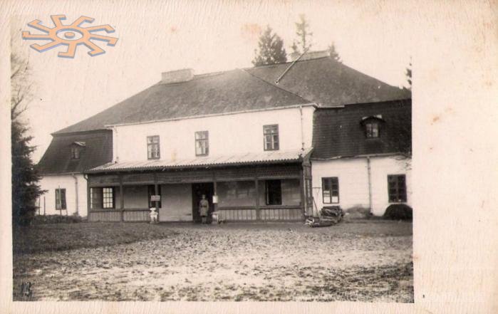 Школа в Кабарівцях. Фото приблизно 1913 р.