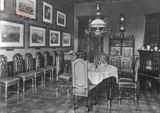 Їдальня, прикрашена акварелями Ю. Коссака. Фото до 1914 р.