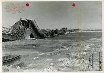 Зруйнований міст у 1943 р.