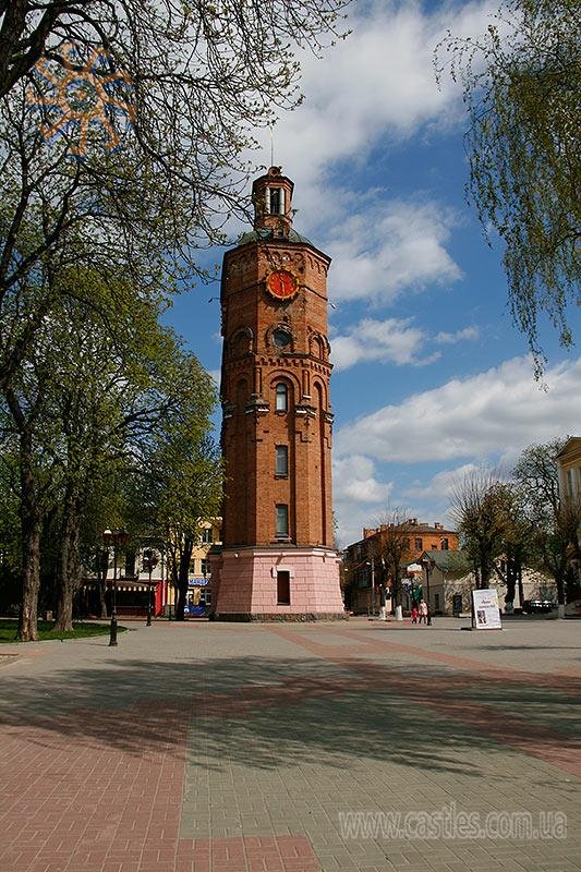 Побудована в 1912 р. водонапірна вежа - один з символів старої Вінниці.