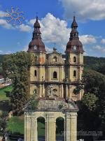 Gwoździec (obwód iwanofrankiwski). Kościół św. Antoniego i dawny klasztor bernardynów