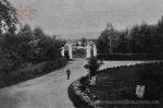 Брама до маєтку в Заваллі, фото до Першої світової.