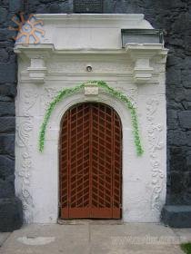Портал Успенської церкви