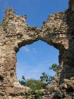 A szerednyei vár különleges helyet foglal el Kárpátalja műemlékei között.