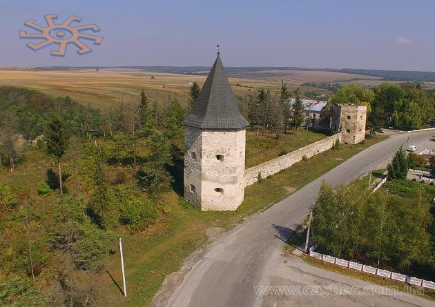 Залишки замку в Кривчому. Літали дроном 14 вересня 2015 р. Castle ruins in Kryvche. Aerial view.