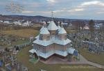 П'ятиверха гуцульська церква в Вербовці під Косовим, вигляд з неба