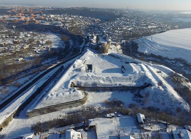 І знову зимовий вид Старого та Нового замків у Кам'янці-Подільському. Січень-2016.