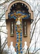 Хрест біля церкви Різдва Богородиці в 2007 р. Краєвиди навколо Делятина в 1914 р.