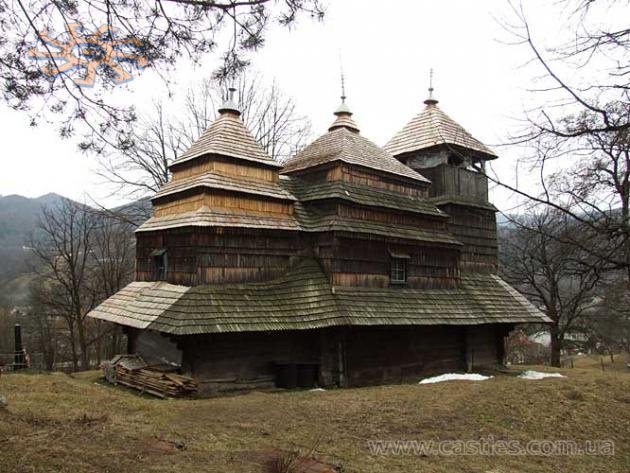 Покровська церква (1645) в Костриній. Лютий-2007.