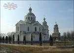 Новий православний храм поруч з Іванівською церквою.