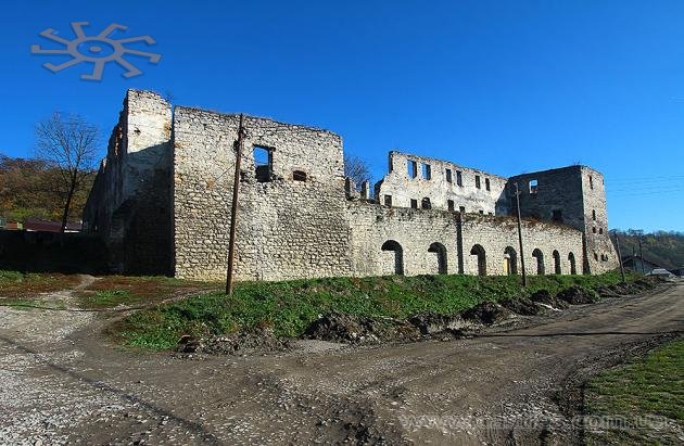 Замок в Чорткові в листопаді 2012 р. Zamek w Czortkowie