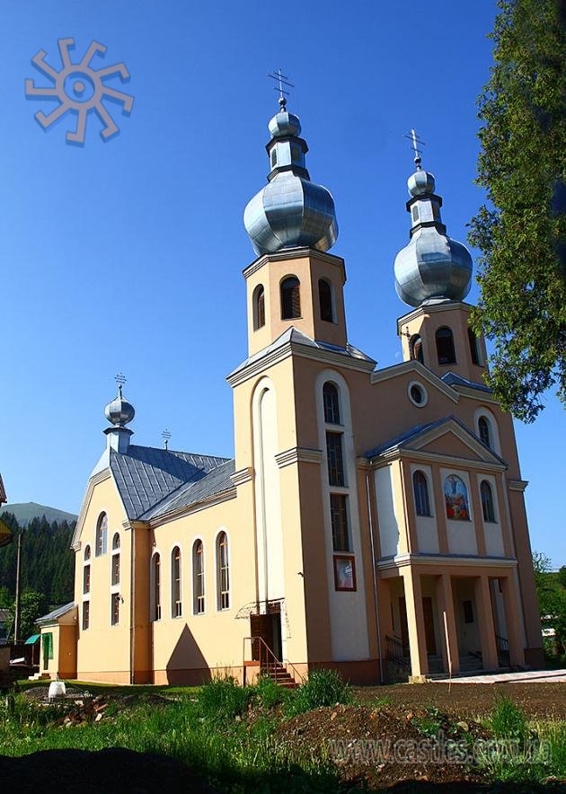 Volóc. Новозведена церква у Воловці. Травень 2011 р.