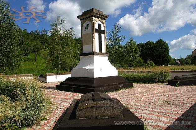 Valea Cosminului, Adâncata. Cimitirul-Memorial al soldaţilor căzuţi în primul război mondial