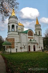 Чернігівський Преображенський собор восени і навесні