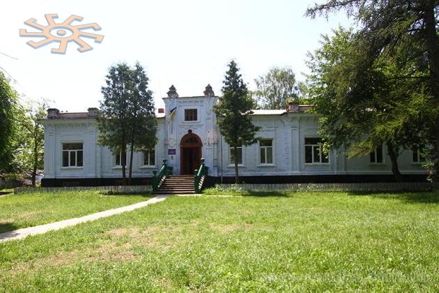 Садибний будинок в Рахнівці, зведений в 1910 р. 30 червня 2010 р.