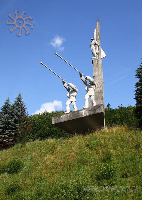 Вас вітає Сколе. Липень-2010. Пам'ятник визволителям на перевалі Тухольські ворота.