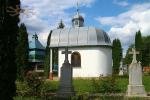 Нова каплиця біля церкви в Іванкові