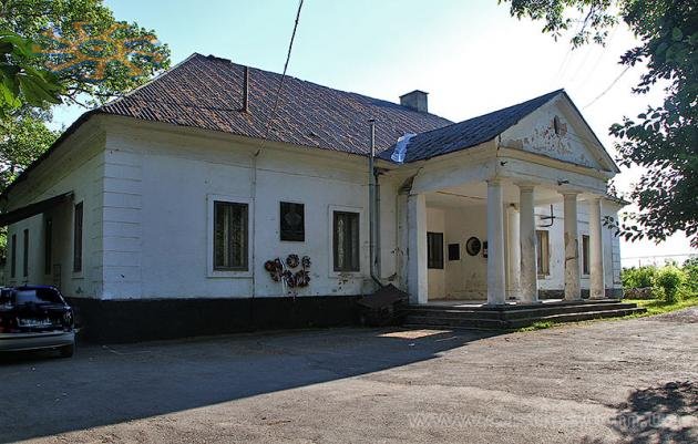 Родовий маєток Жигмонда Перені на околиці Берегова, в Чопівці.