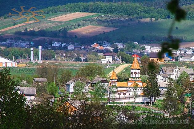 3 травня 2015 року. Панорама Задубрівки з її головною архітектурною домінантою - церквою.