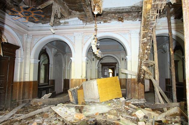 Перекриття між поверхами у палаці Бадені в Коропці не витримали і впали