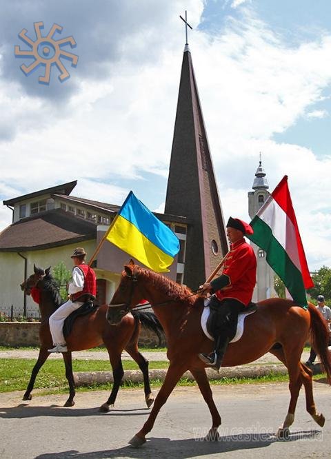 Святкування чергової річниці битви куруців в 1703 р. поблизу села Довге. 10 липня 2010 р.