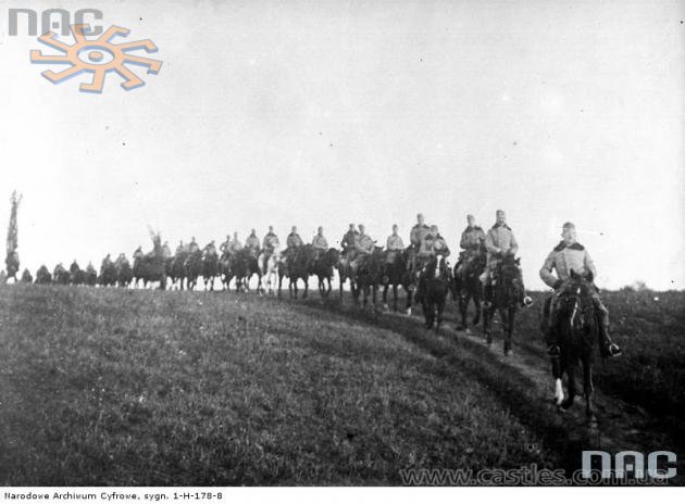 Ескадрон уланів ІІ Бригади легіонів вступає в Раранчу. 1915 р.