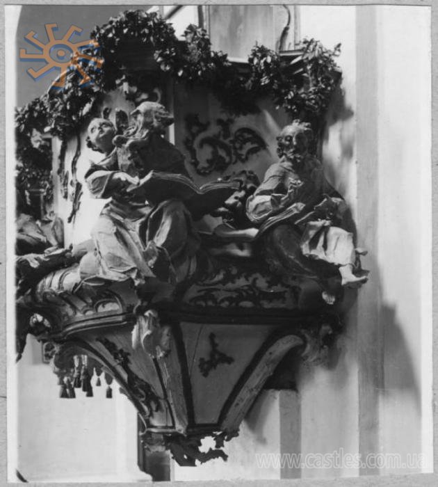 Фігури євангелістів (1763-1768 рр.) з амвону в Наварії, фото А. Бохнака, 1927 р.