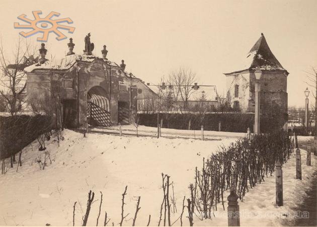 Замкова брама в Скалаті, фото близько 1890 р