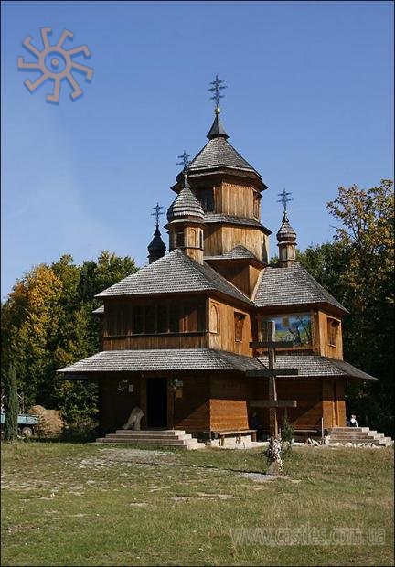 Дерев'яна монастирська церква в Зарваниці.