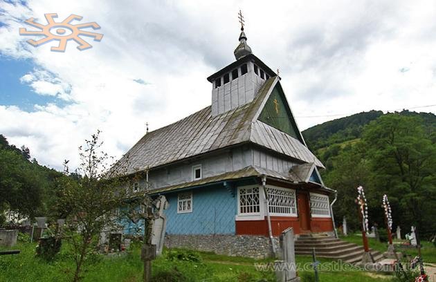 З чотирьох храмів Ділового - два дерев'яні. 9 липня 2010 р.
