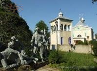 Греко-католицька церква біля кенотафу усусусам.