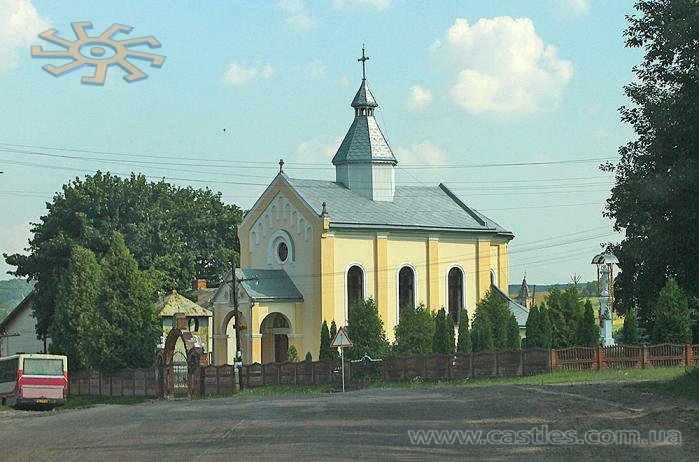 Колишній костел шариток у Ходорківцях (зараз церква УГКЦ).