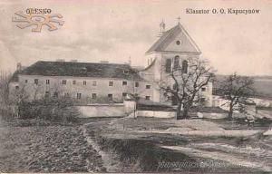 Стара польська поштівка з видом монастиря.
