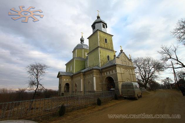 Муровано-дерев'яна  Космодем'янська церква (XVIII-XIX ст.), найдавніша пам'ятка Білої Криниці.