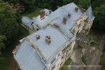 Лелече гніздо на даху палацу в Журавному