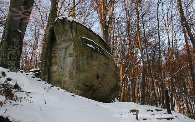 Чортів Камінь в урочищі Монастирок біля села Лісники.