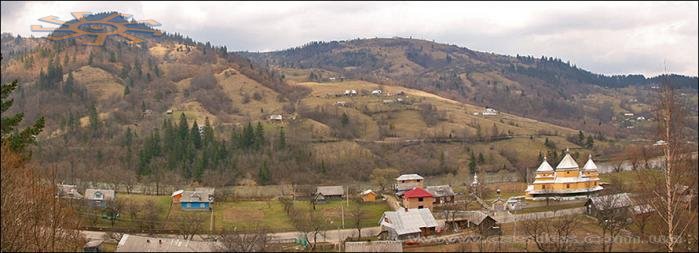 Панорама села з сусідньої гори