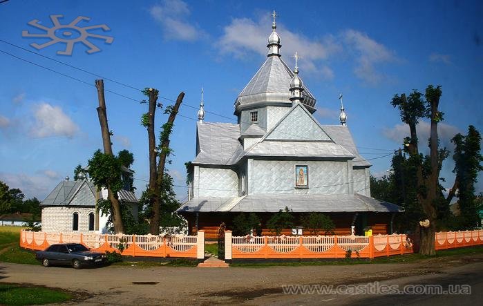 Марківці, церква, яка колись була дерев'яною. 26 червня 2011 р.