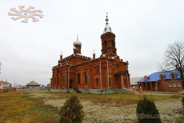 Миколаївська церква (1887, цегляний стиль) у Маршинцях, 1 січня 2014 р.