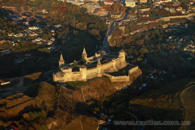 Жовтень-2014. Вечірній політ над фортецею і кам'янецьким Старим містом на повітряній кулі.
