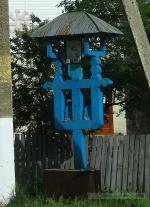 Старий хрест у центрі Костинців