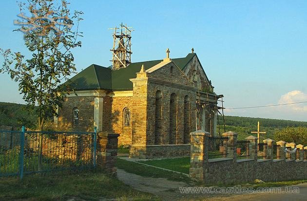 в серпні-2012 покинутий костел у Острівці передали місцевій греко-католицькій громаді.