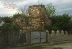 Остатки оборонной башни в Озерянах на Тернопольщине