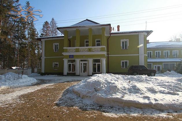 В колишньому панському палаці зараз протитуберкульозний санаторій. Красноїльськ, 14 січня 2013 р.