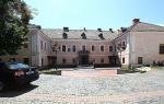2010. A város nevezetessége a 17. századi Rákóczy-kastély a „Fejér-ház”, mely a 18. században kapta mai alakját