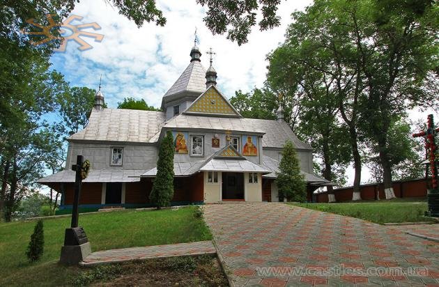 Церква Різдва Богородиці (1885) у Русові на Снятинщині. 11 серпня 2012 р.