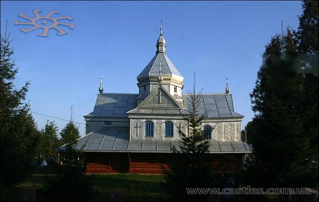 Церква в Рожневі. Можливо, це наймолодша в селі Михайлівська церква (УАПЦ). 11 вересня 2009 р.