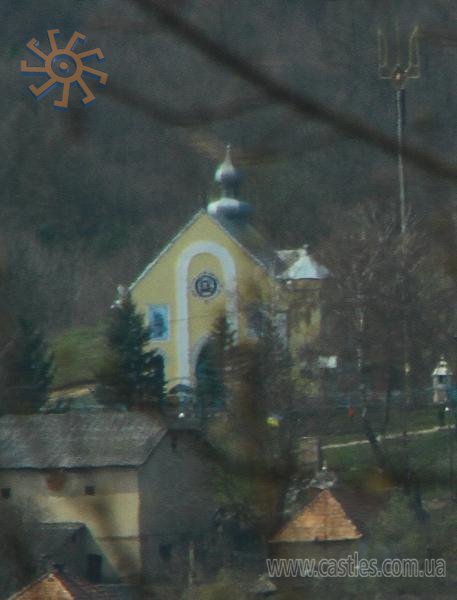 Ого який тризуб біля церкви в Слобідці на Теребовлянщині! 5 квітня 2014 р., з дороги на Долину